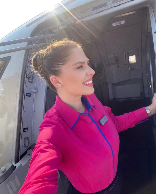 Bea stewardesă Wizz Air