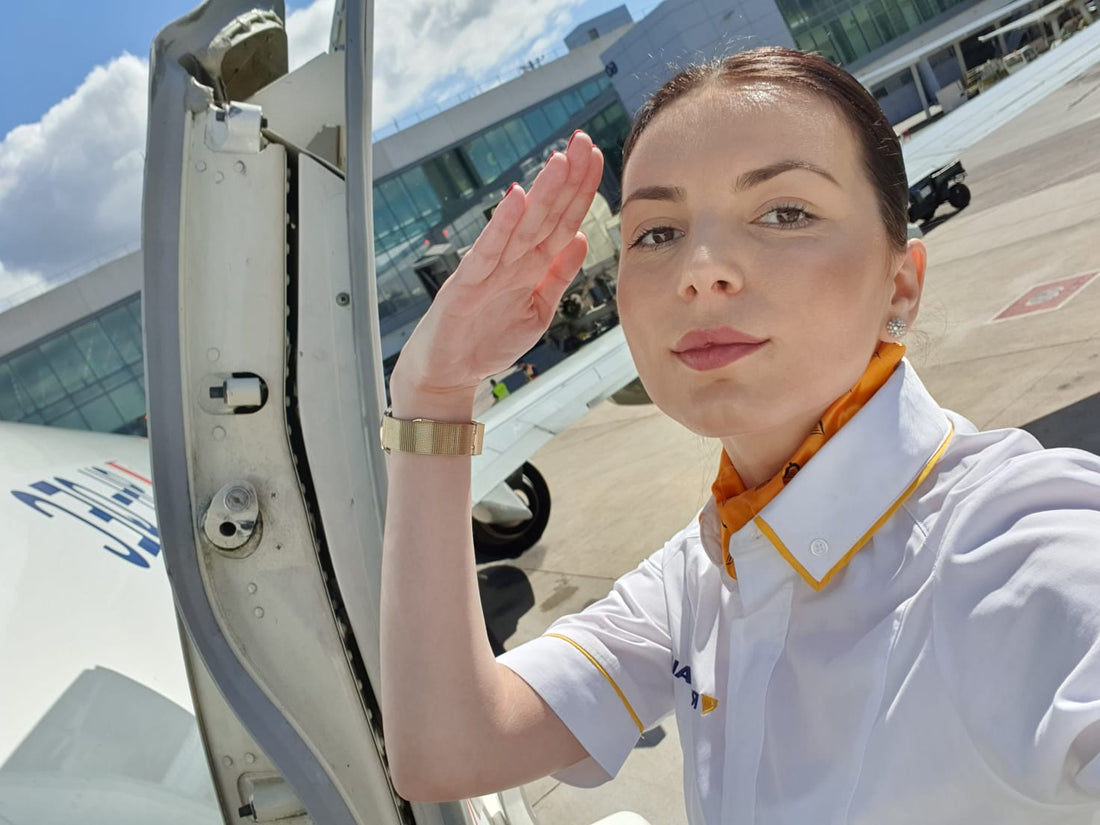 Un vis împlinit pentru Romina, stewardesă Ryanair
