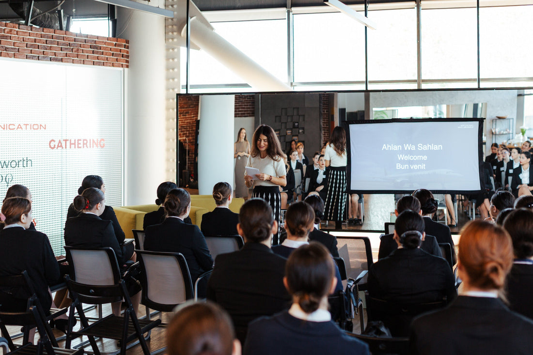 Cum te poate ajuta Academia Vreau să fiu Stewardesă să obții un job de însoțitor de bord