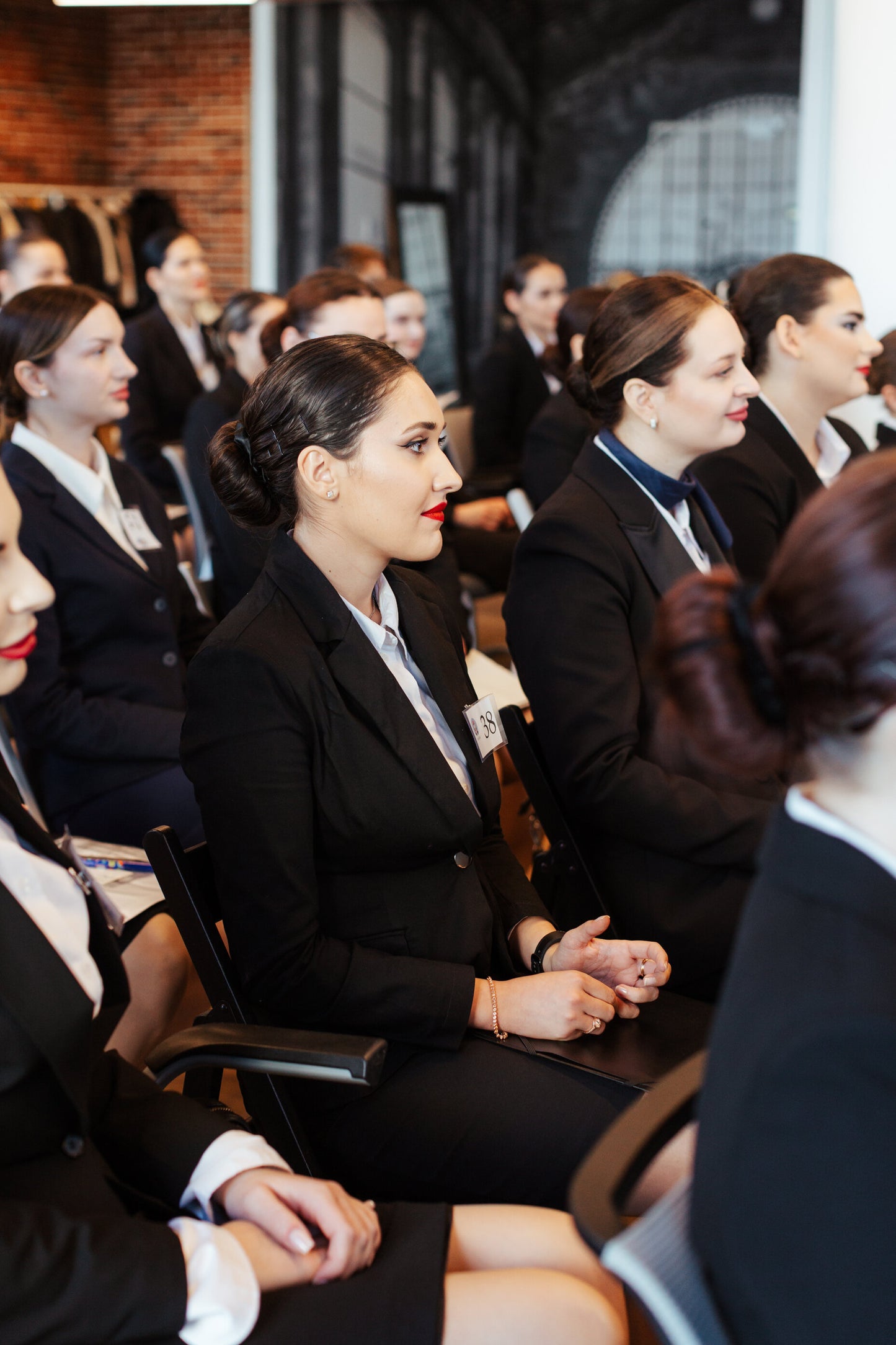 Pachet complet cursuri: Curs engleză pentru aviație + Curs însoțitori de bord